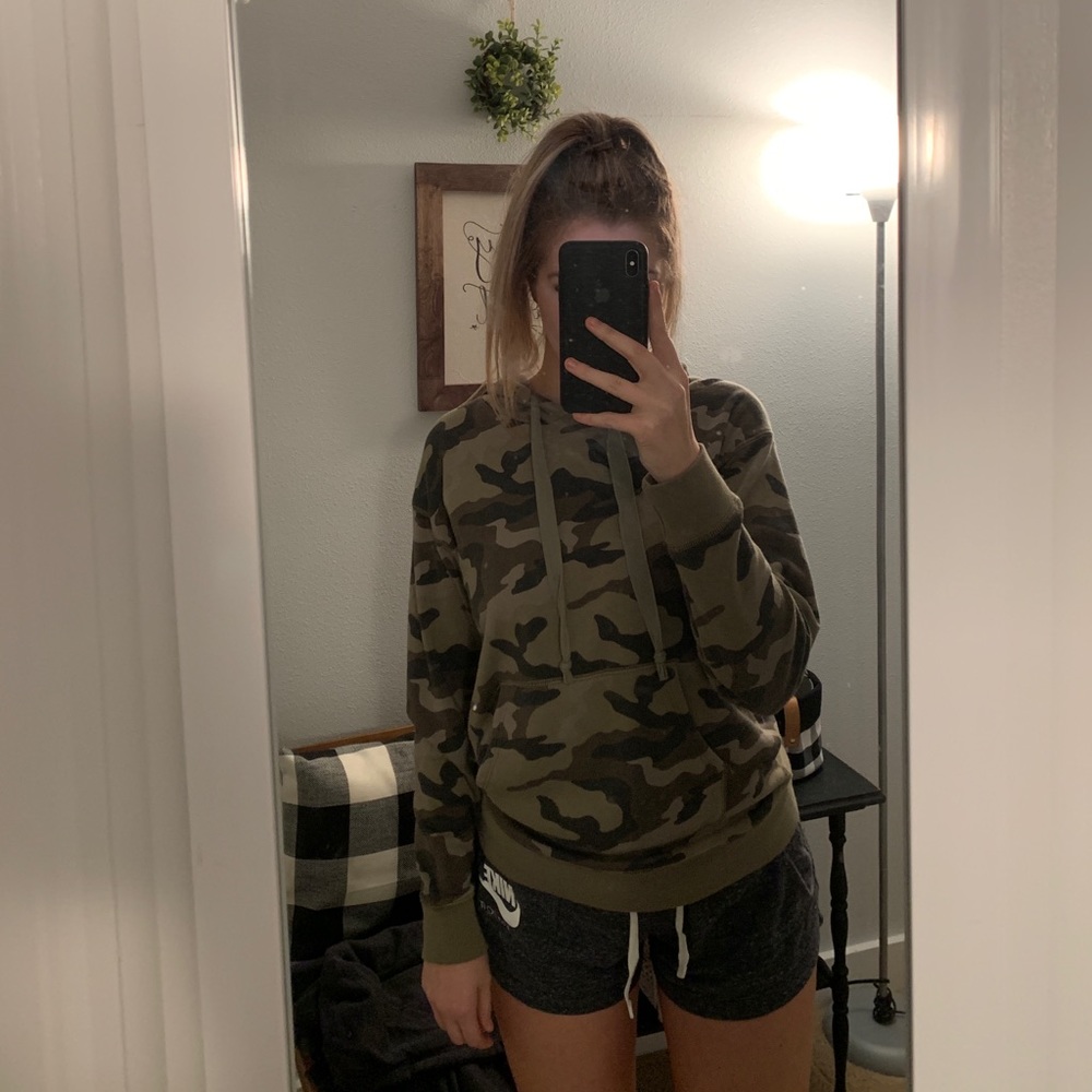 American Eagle Sweatshirt - Small -  Green - Camo